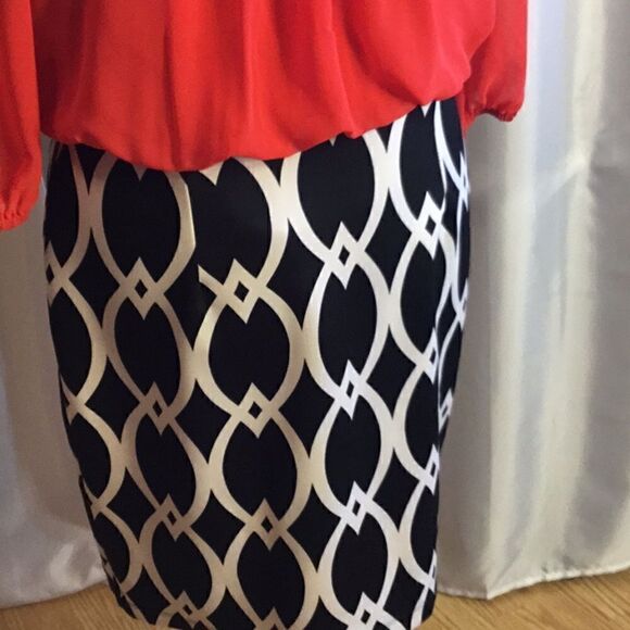 2 tone dress with semi sheer top & stretchy skirt in size 12 by ENFOCUS STUDIO - Picture 6 of 13